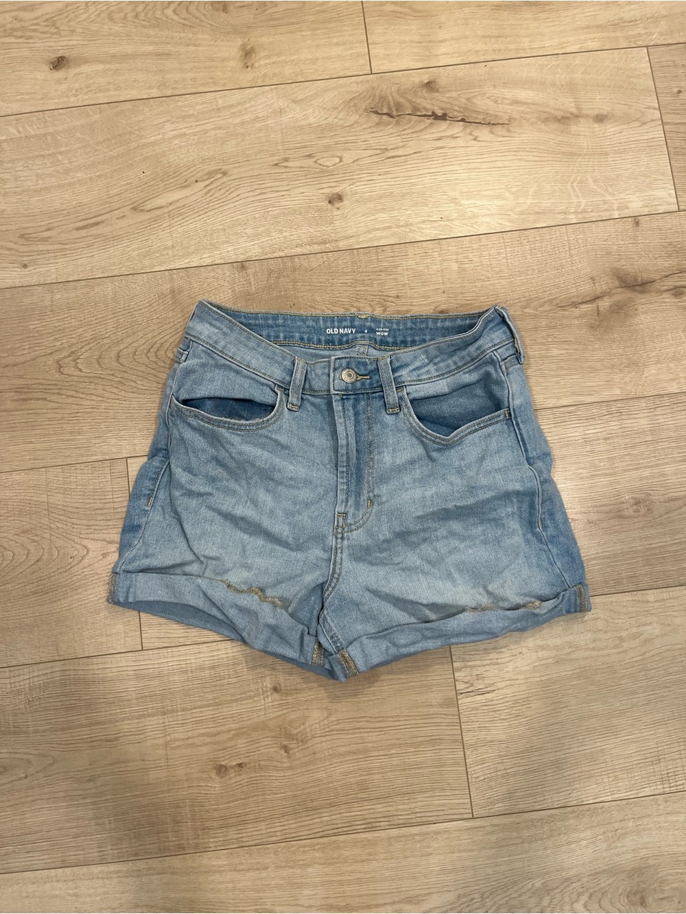 Old Navy Light Wash Denim Rolled-Hem Women's Shorts